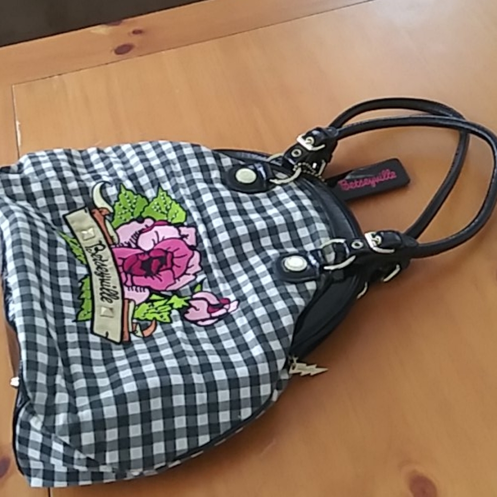 1 Betseyville bag